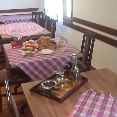 Farm stay Seoski Turizam Melovic Rozanstvo